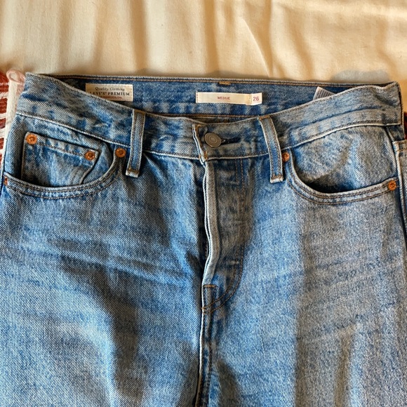 Levi’s Wedgie - Washed Blue Size 26 - Picture 4 of 5
